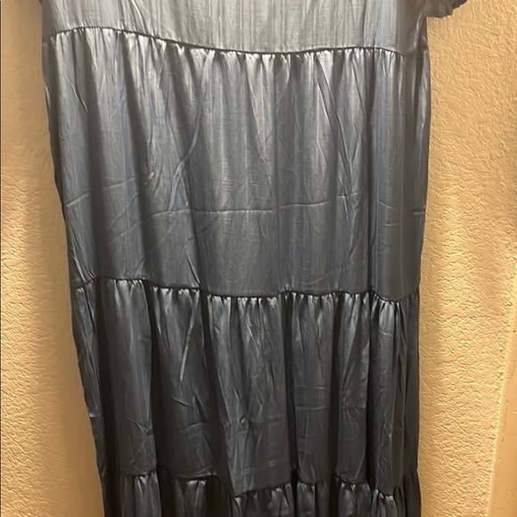 Cottagecore- peasant style with puff sleeves and flowy a casual, bohemian look. - Picture 5 of 5